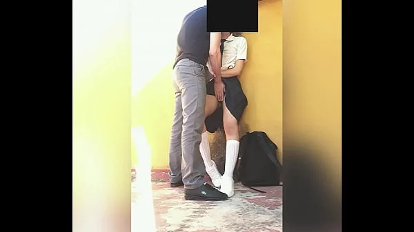 FOLLANDO Rápido en la ESCUELA! Estudiantes Mexicanos COGIENDO Atrás de los SALONES! Colegiala Mexicana se los COME TODOS! Sexo PUBLICO Amateur! (Segunda Parte)